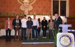 5bfe5cfc37497_trophesLePerreux4juniors.jpg